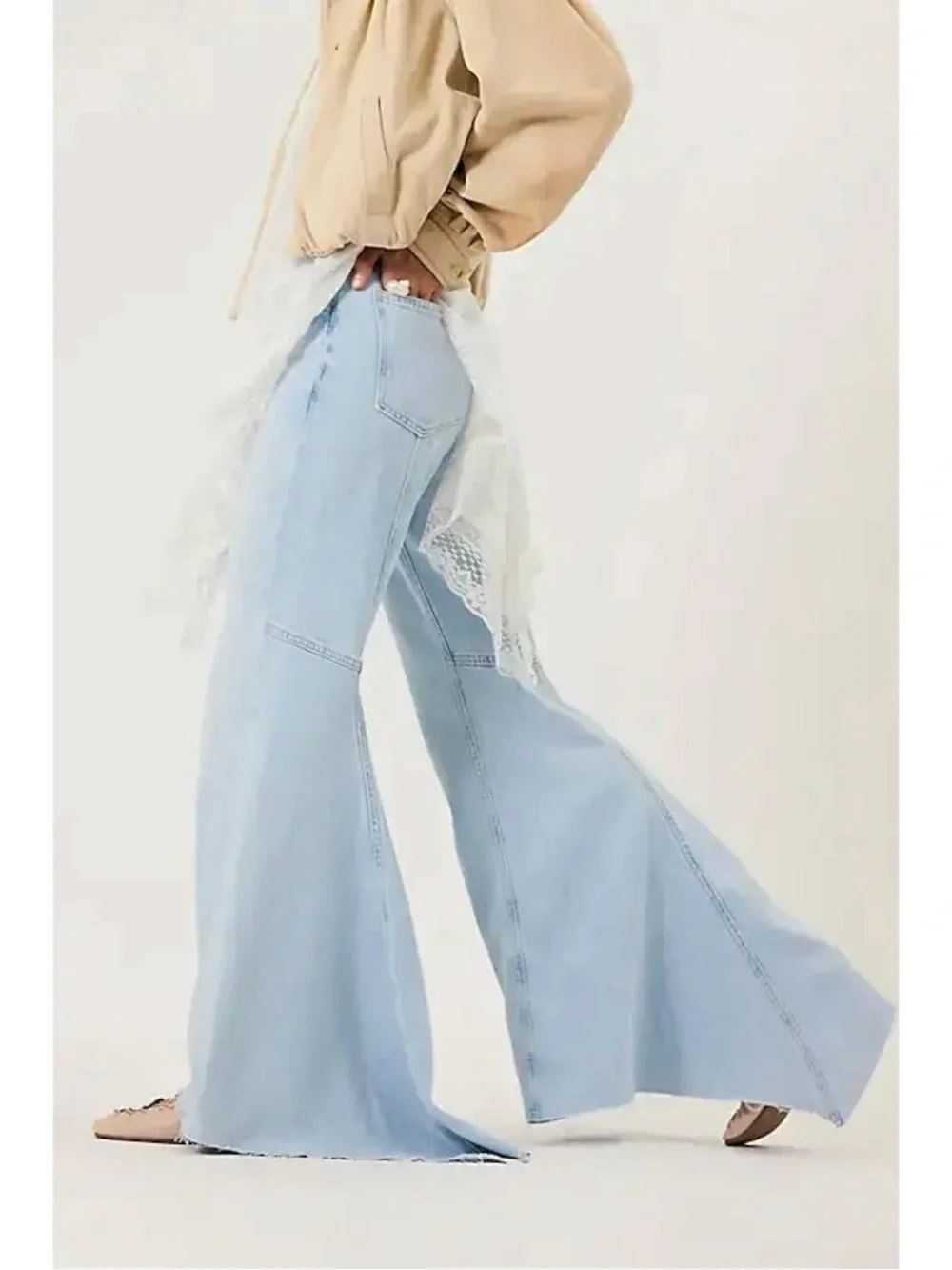 Free People Bohemian 70s Bell Bottom Live Wire Flare Jeans Light Wash Puddle 28